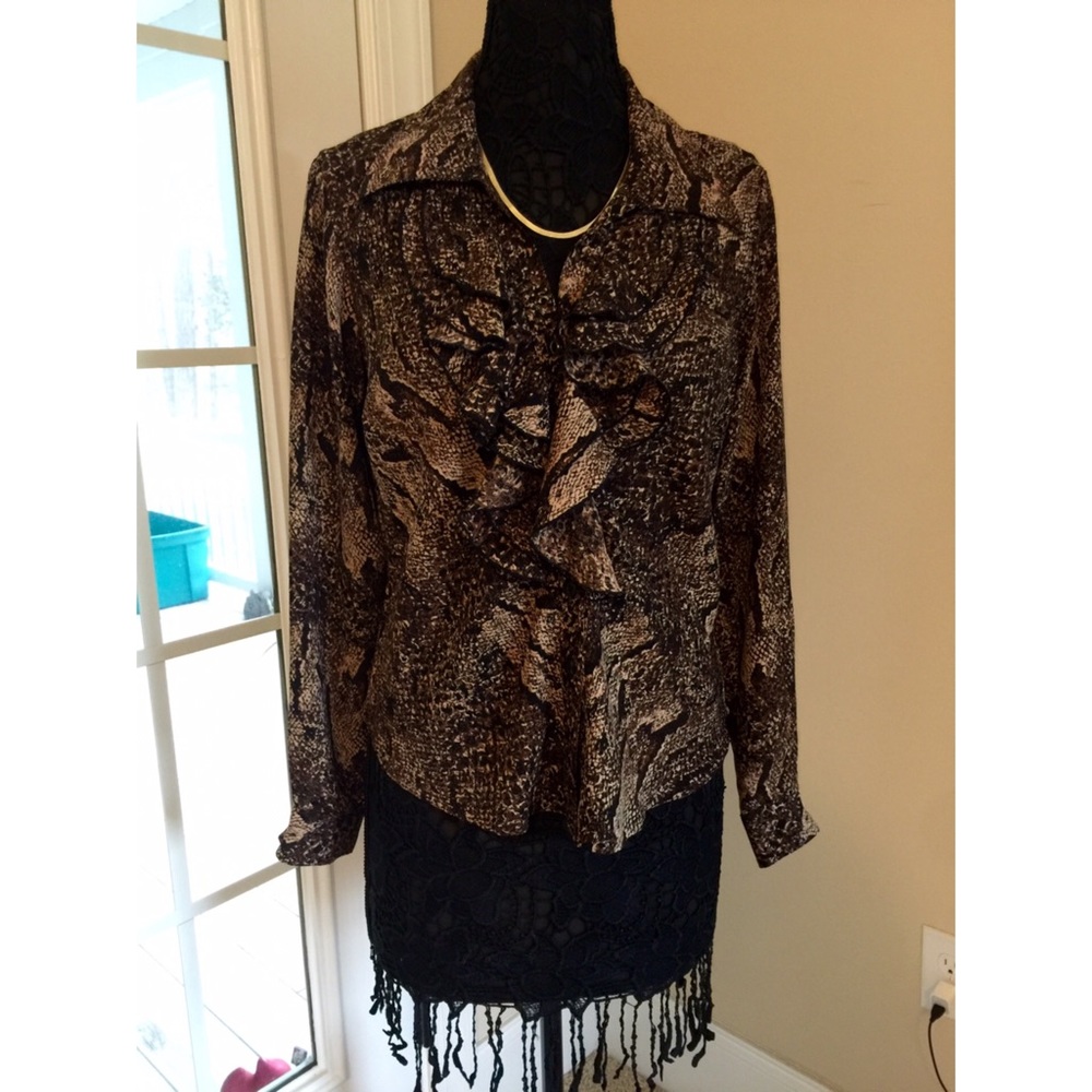 Leopard Print Ruffle Blouse - Picture 2 of 5